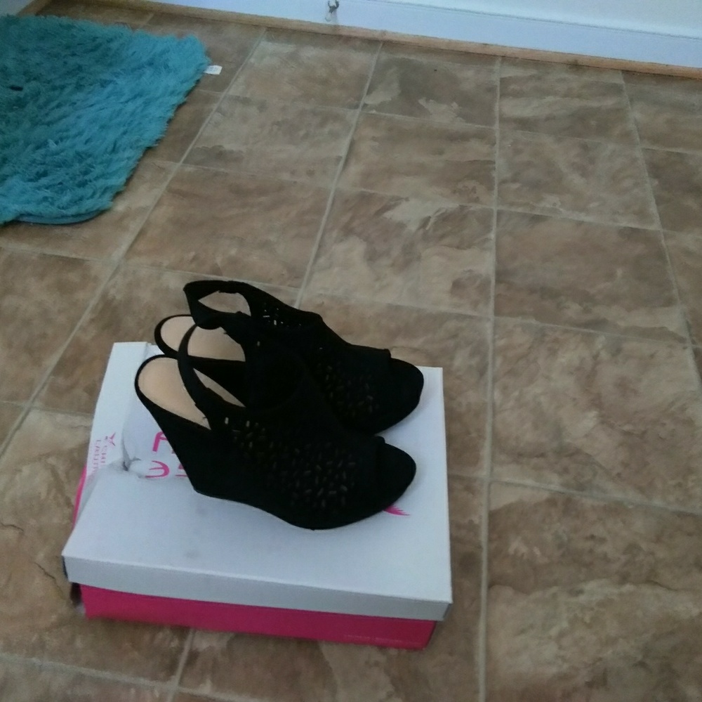Peeptoe wedges